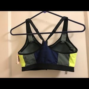 VS knockout bra. 34C. New with tags